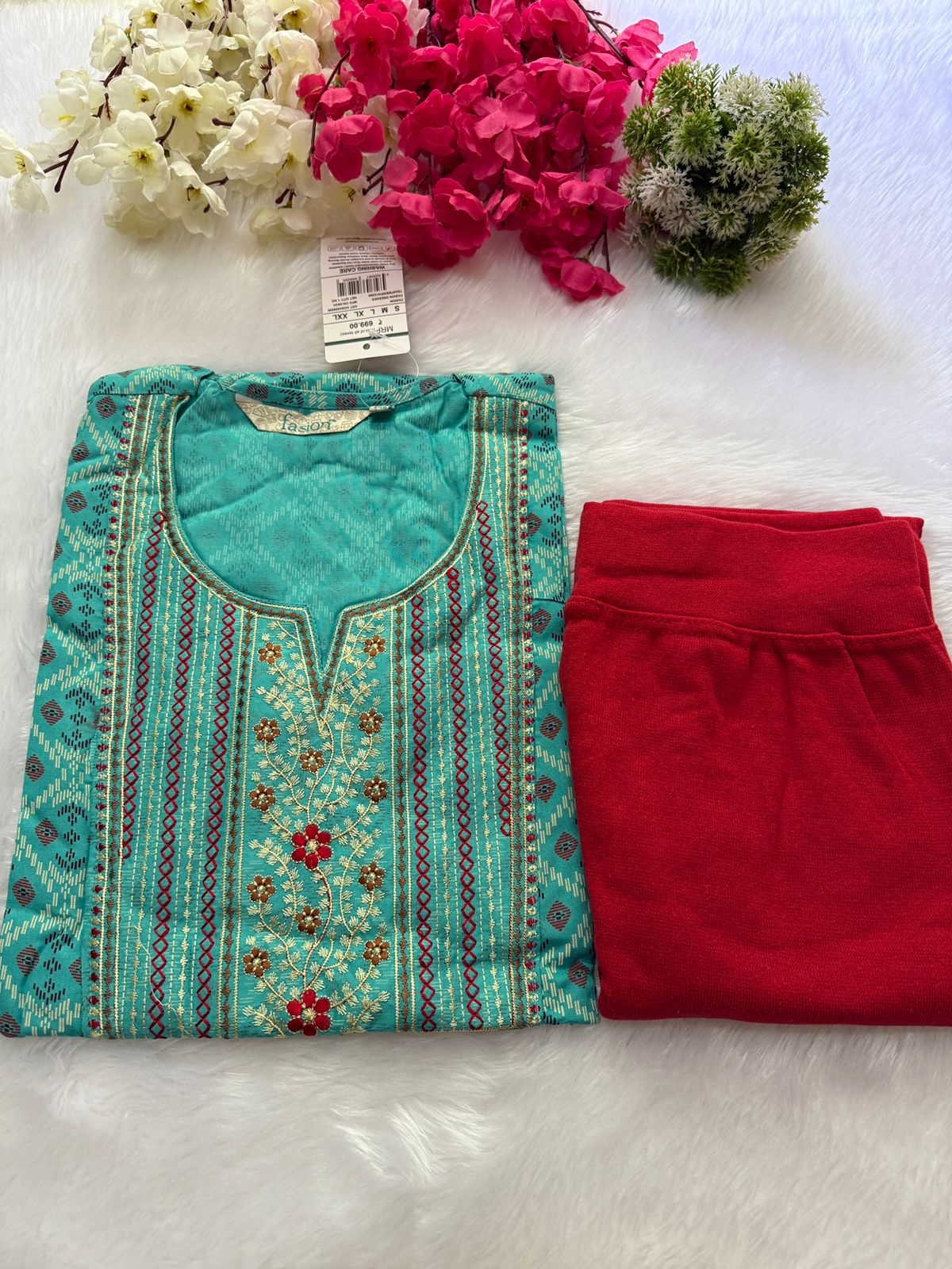 Pocket kurtis jeggings combo